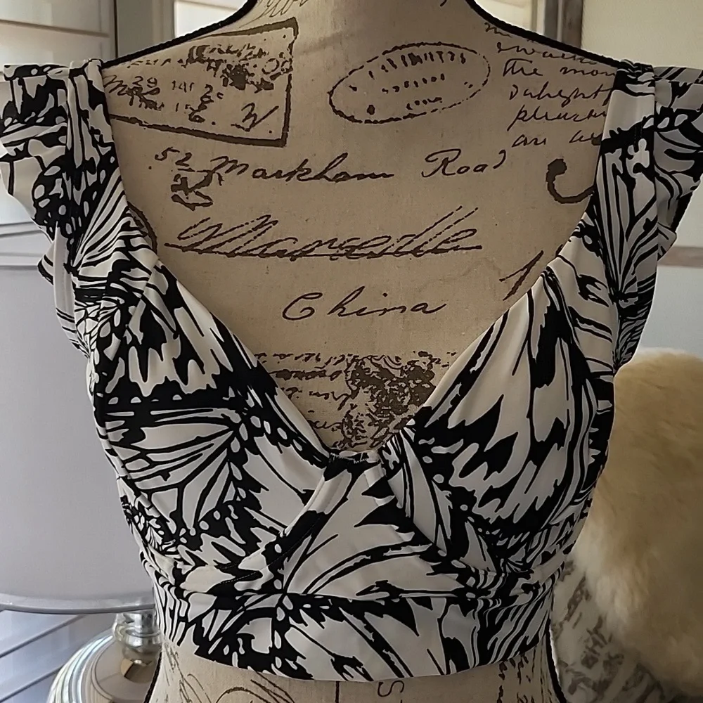 Floral Ruffled Bikini - Picture 2 of 8